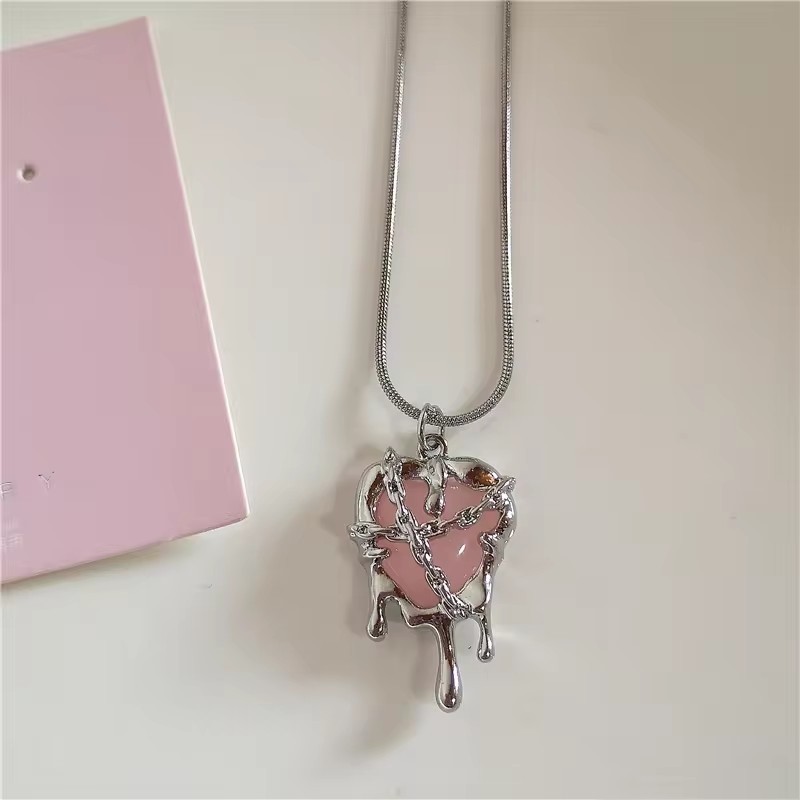 新しいパンクゴシックレッドブラック溶岩ハートペンダントネック - Men Accessories Aesthetic のレビューと価格