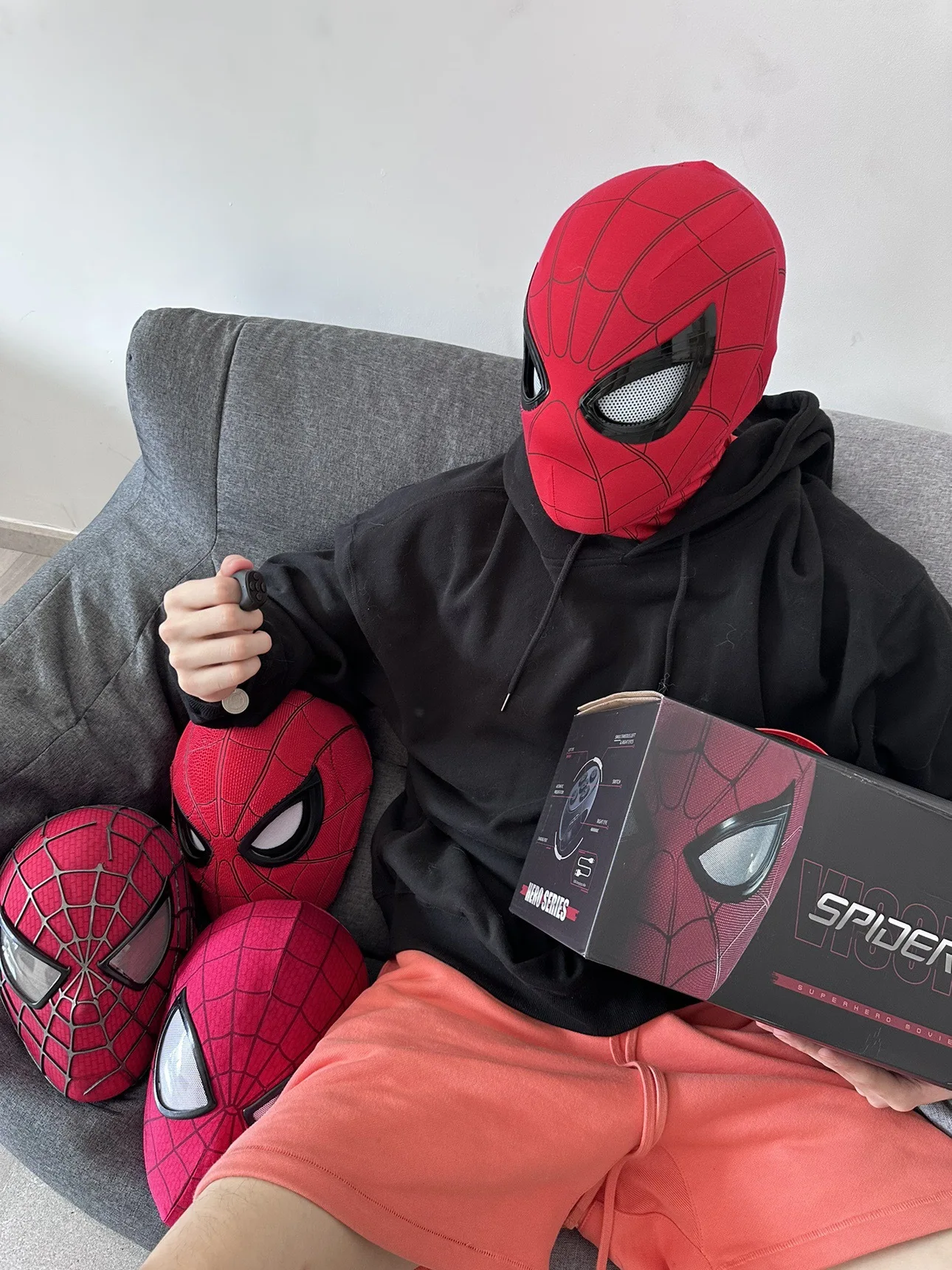 1:1スパイダーマンヘルメットマスク（目が動かす）、コスプレ - Men Accessories Collection のレビューと価格